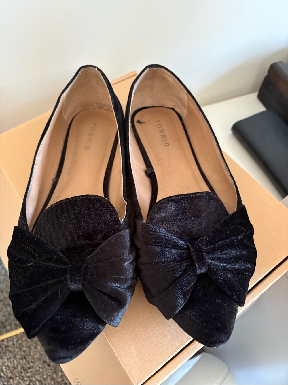 Torrid Black Velvet Bow Pointed Flats with Accent Bow Size 10